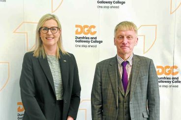 Minister makes college visit