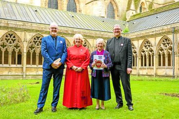 Tundergarth kirk team awards joy