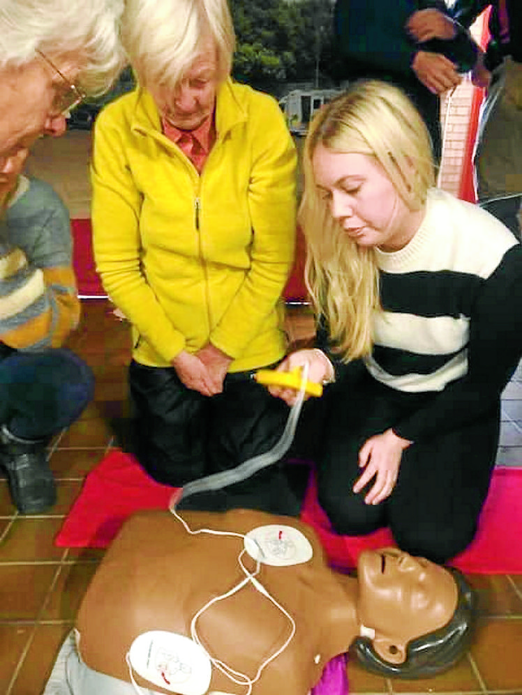 Lifesaving defib training session