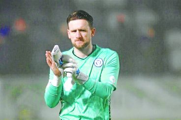 New Year shutout for keeper Ross