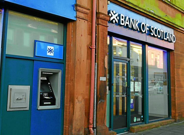 Annan bank to close next year